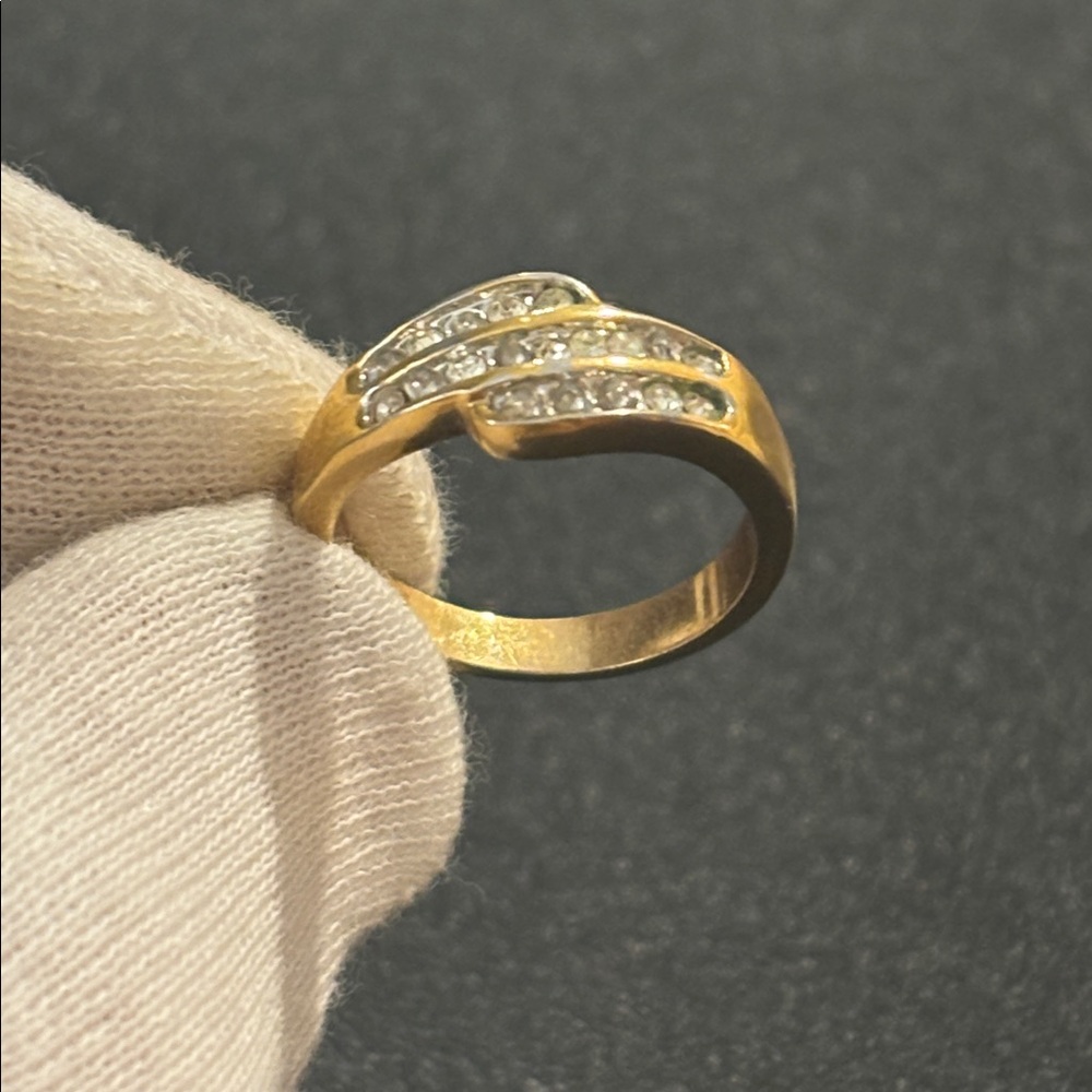 Vintage gold plated clear stones ring size 5.5